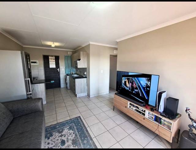 2 BEDROOM APARTMENT FOR SALE IN HEUWELOORD